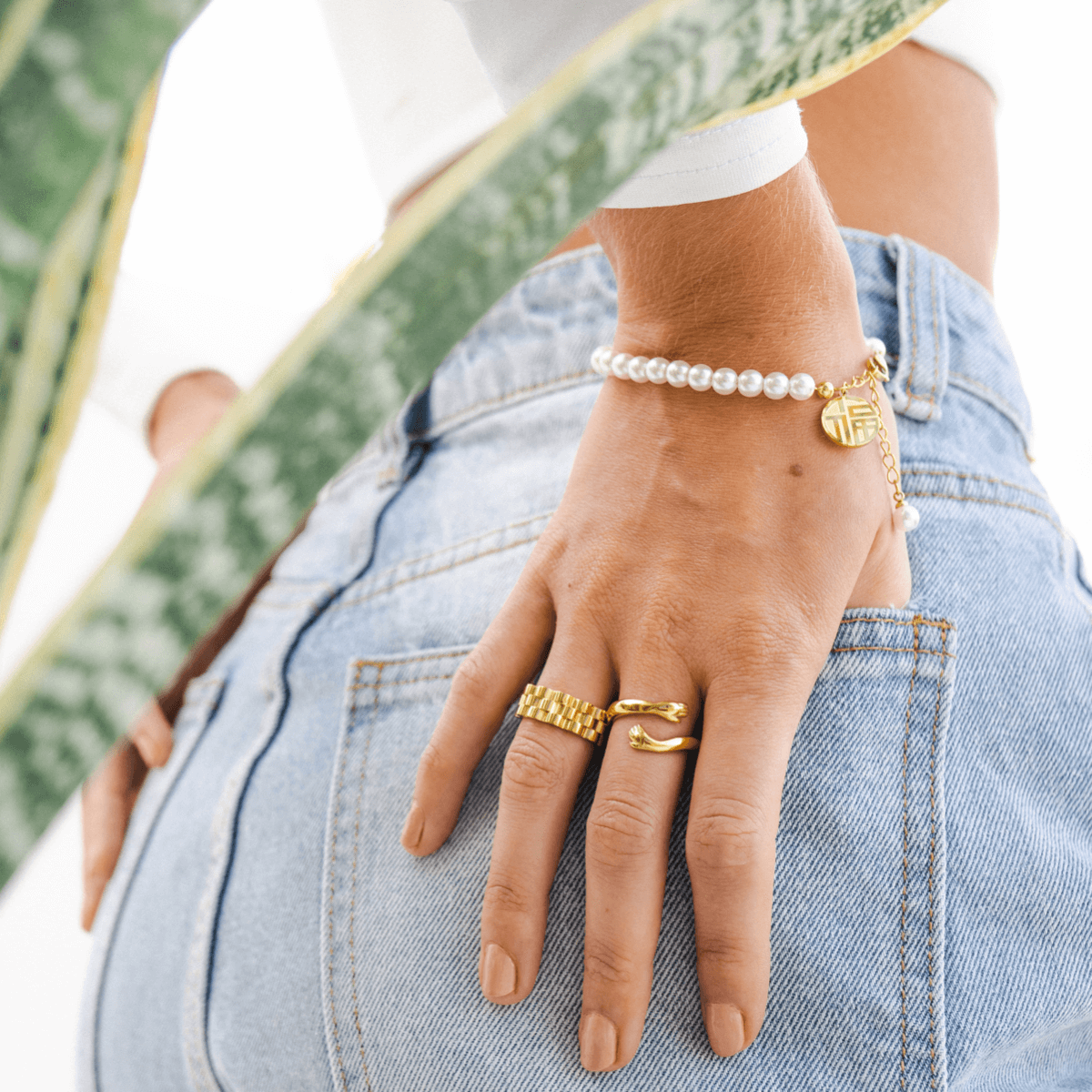 Hug Ring - Gold