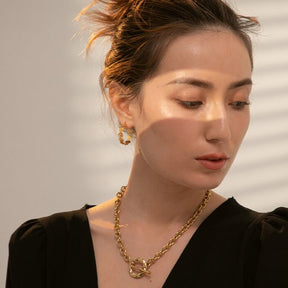 Daisy Design Hoop Earrings - Gold