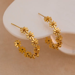Daisy Design Hoop Earrings - Gold
