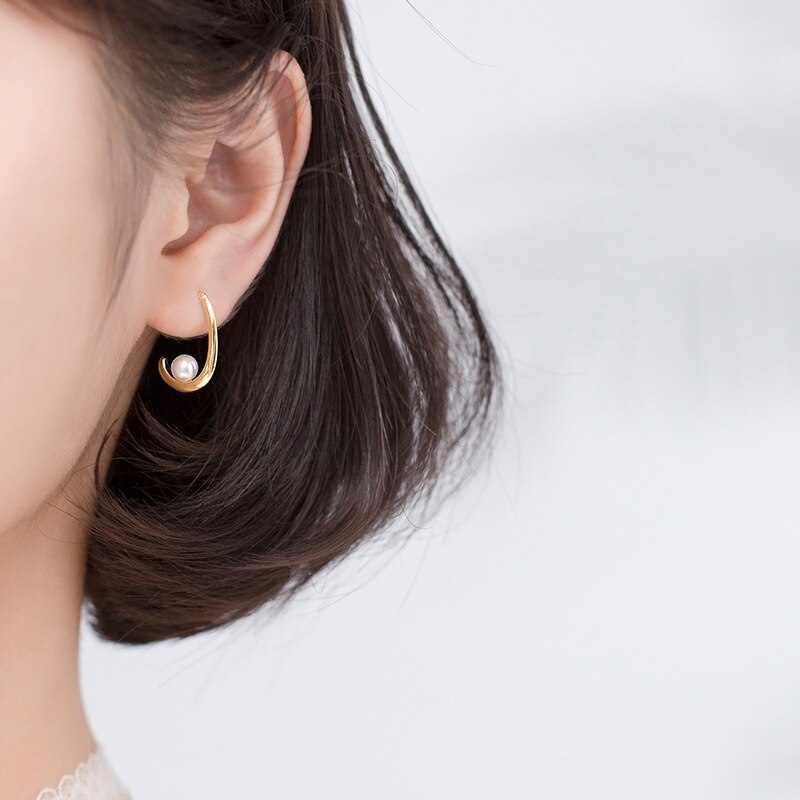 Elegant Pearl Drop Earrings - Gold