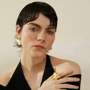 Vintage Flower Earring - Gold