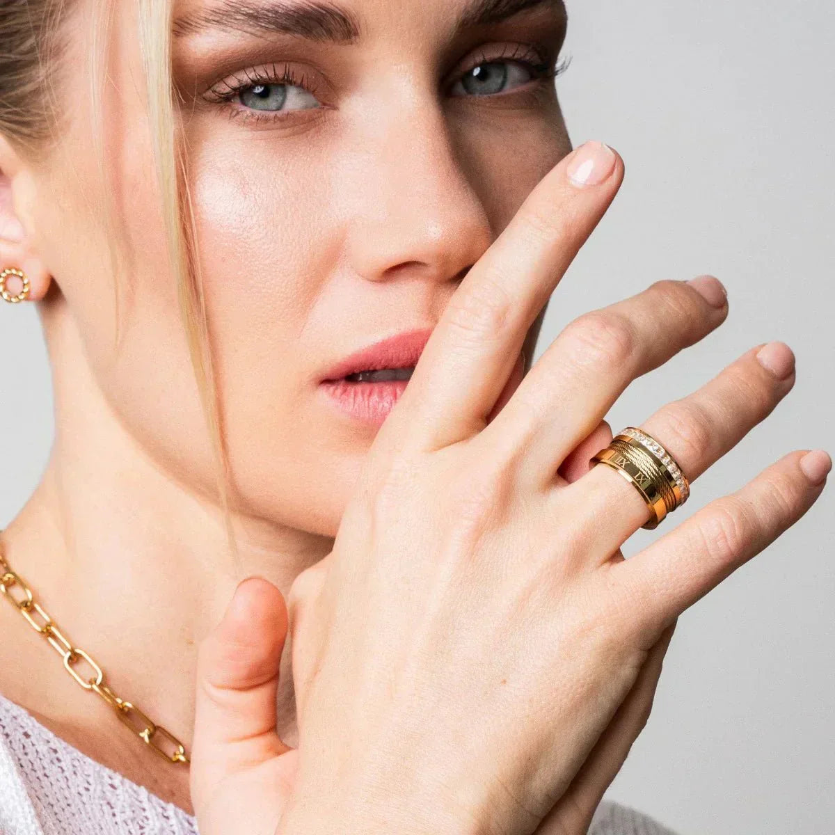 Arame and Crystal Ring - Gold