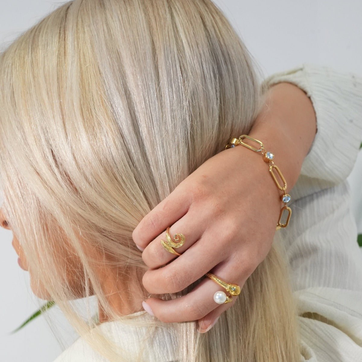 Elegance Pearl Ring - Gold