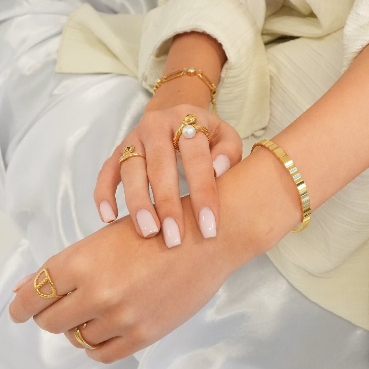 Elegance Pearl Ring - Gold