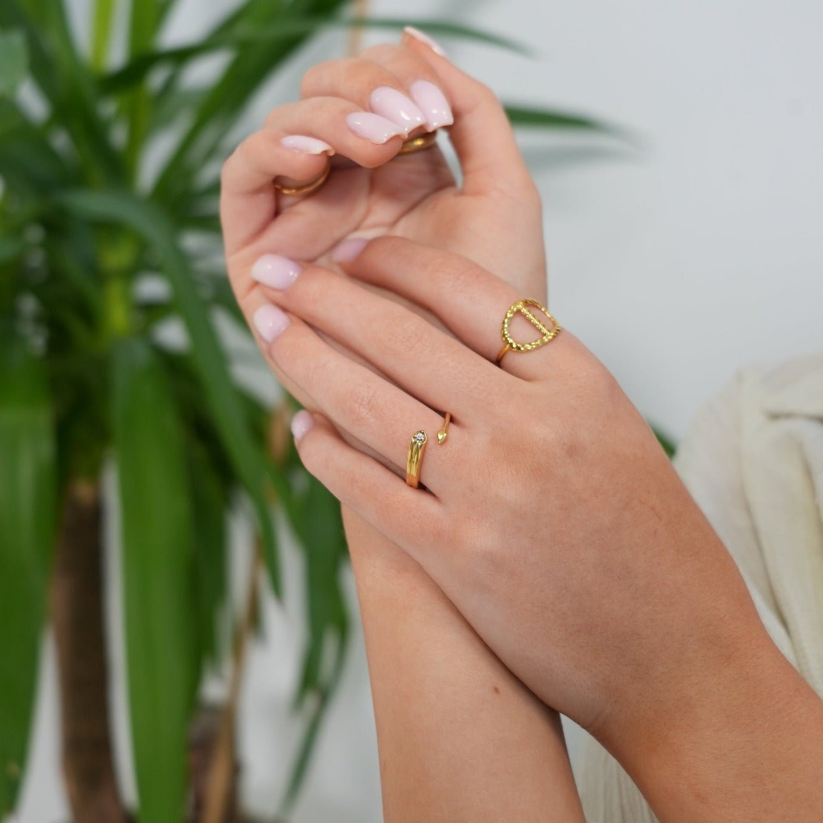 Arrow Ring - Gold