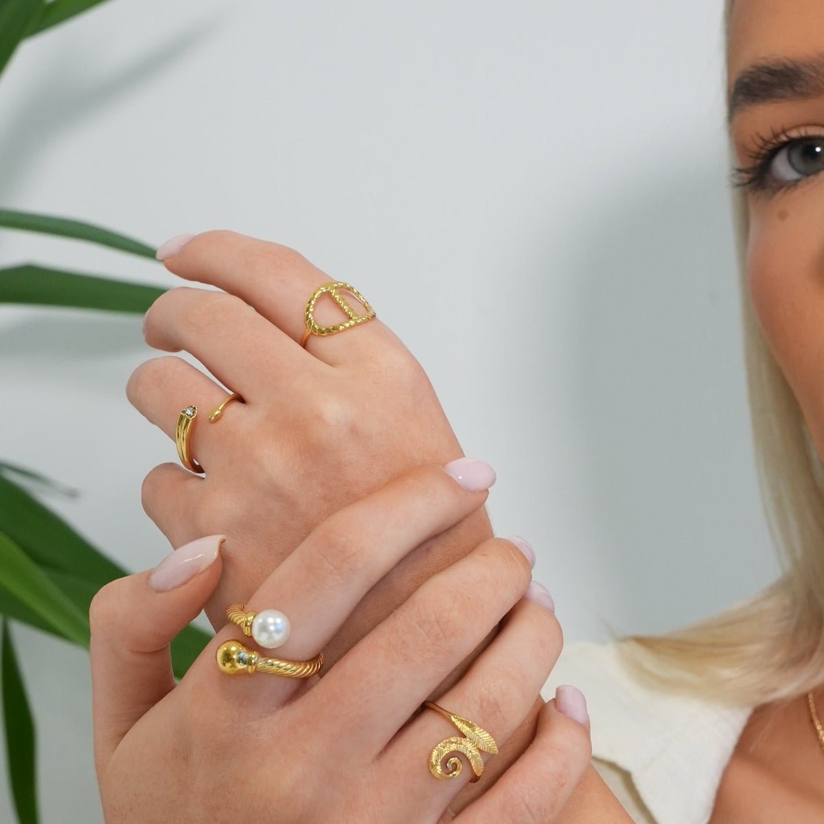 Arrow Ring - Gold