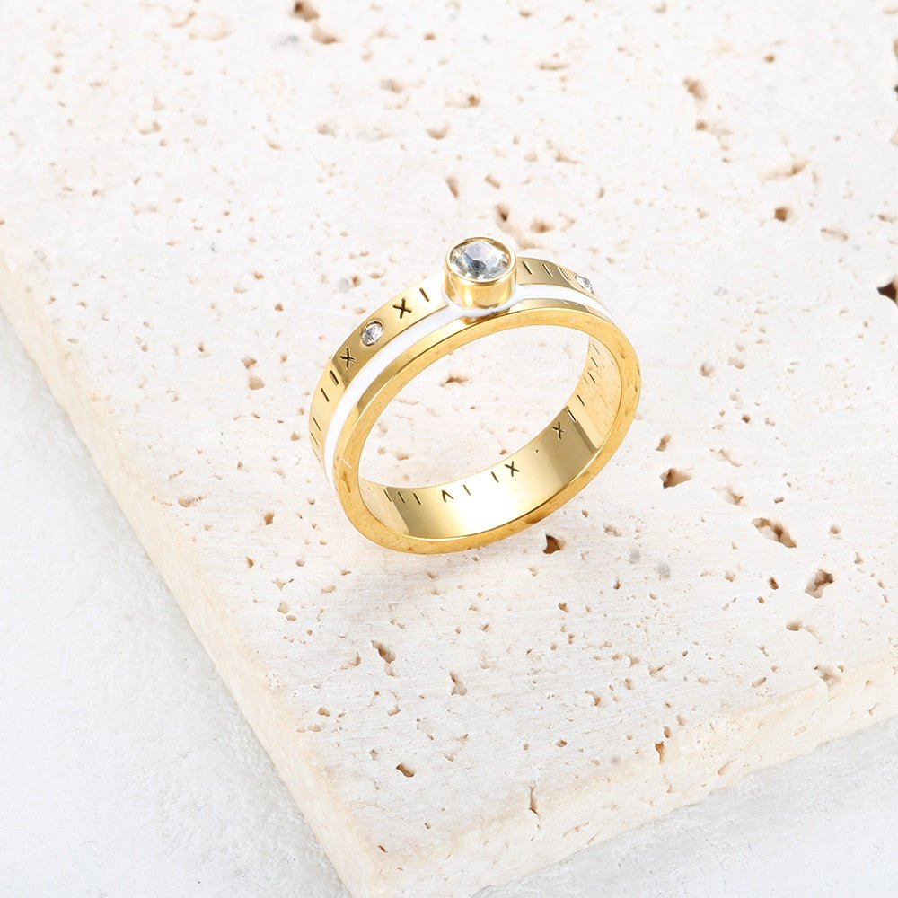 Queen's Crystal Ring - Gold