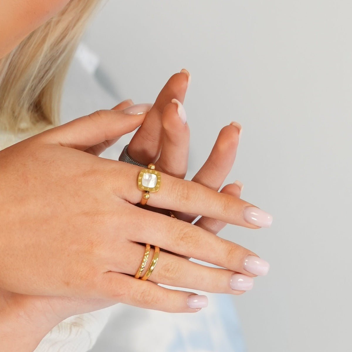Square Charm Spinner Ring - Gold