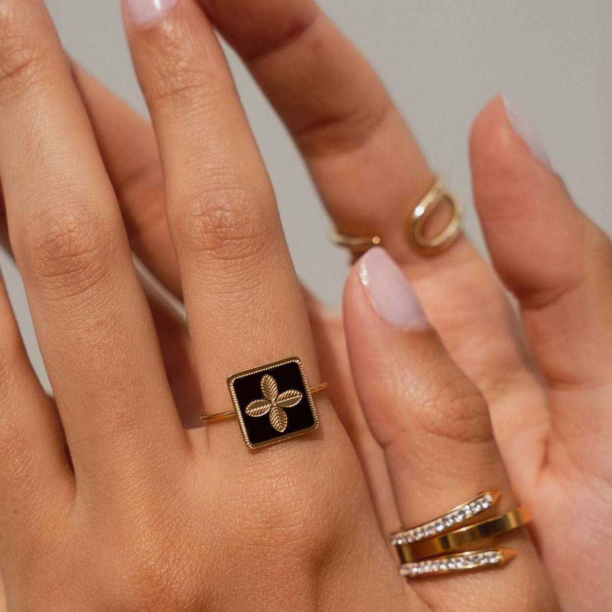 Black Four-Leaf Clover Ring - Gold (Adjustable)