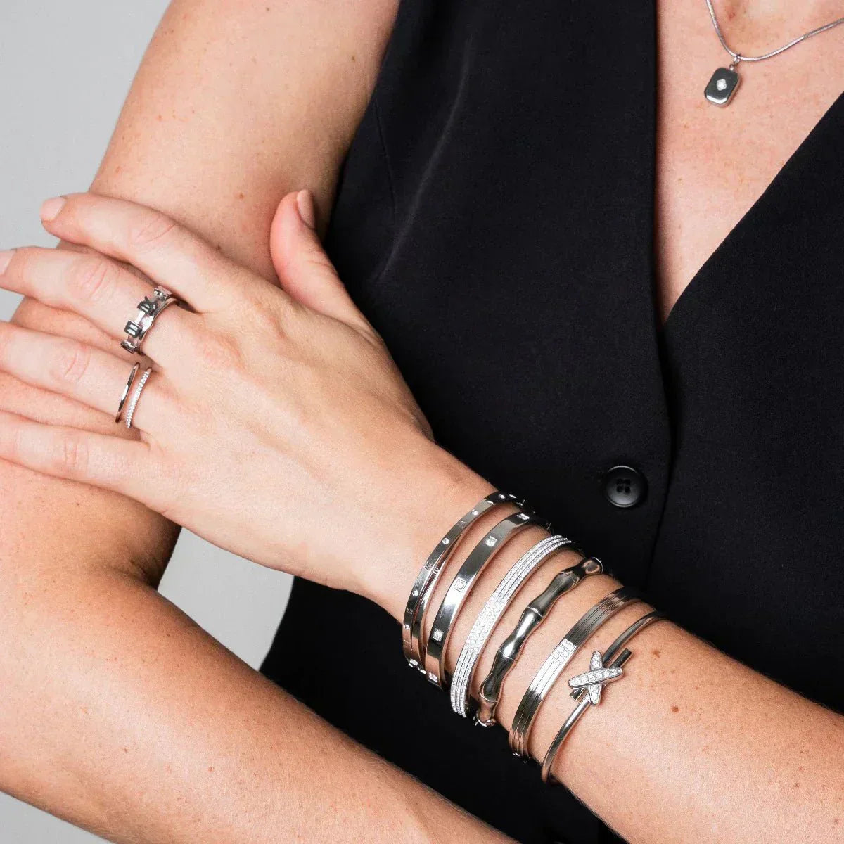 Intertwined Roman Numerals Bracelet - Silver