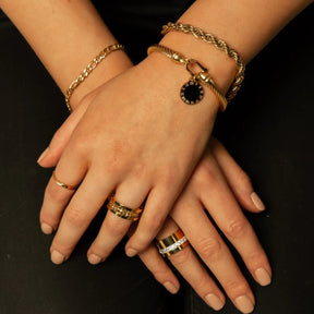 Oxidized Onyx Pendant Bracelet - Gold