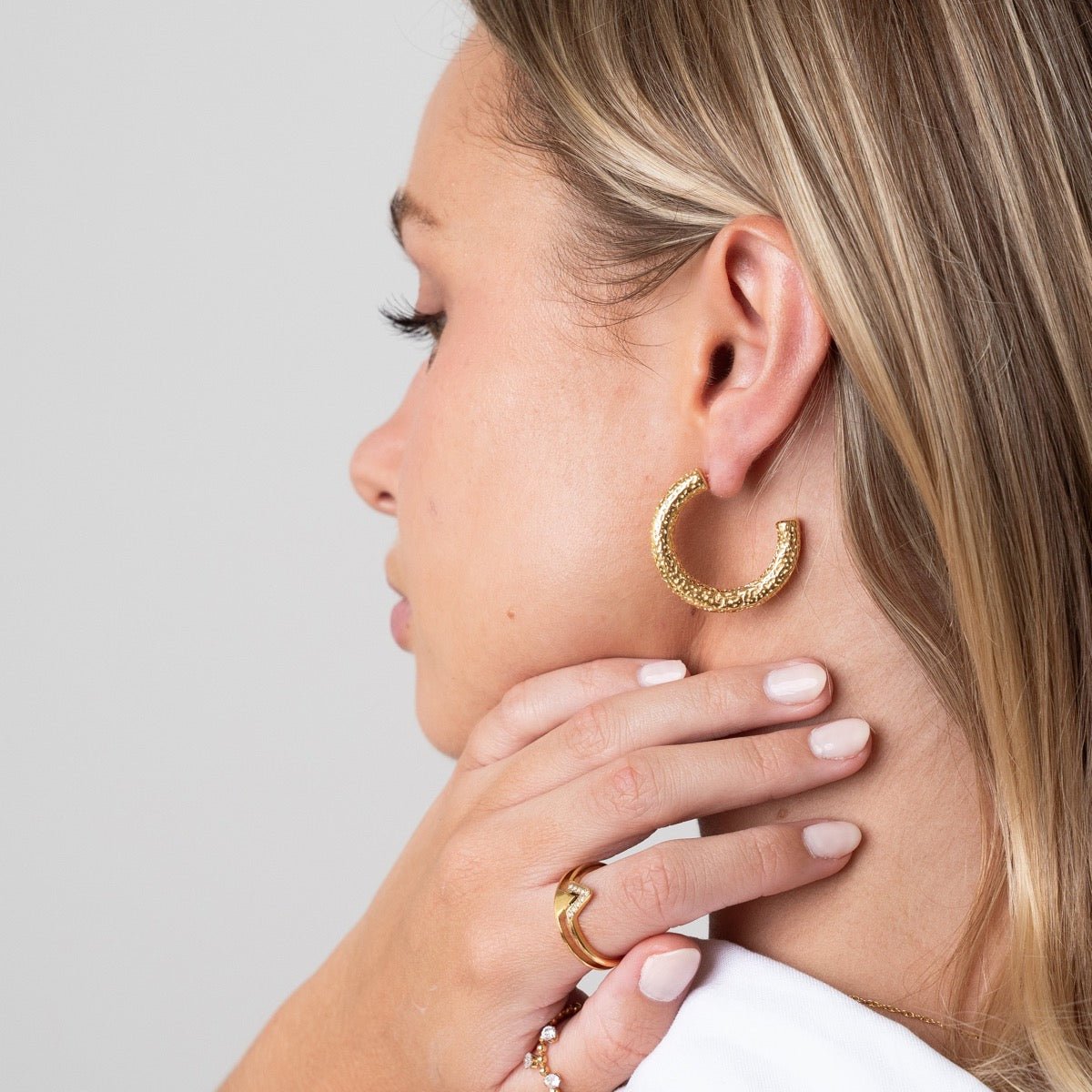 Textured Hoop Earrings - Gold