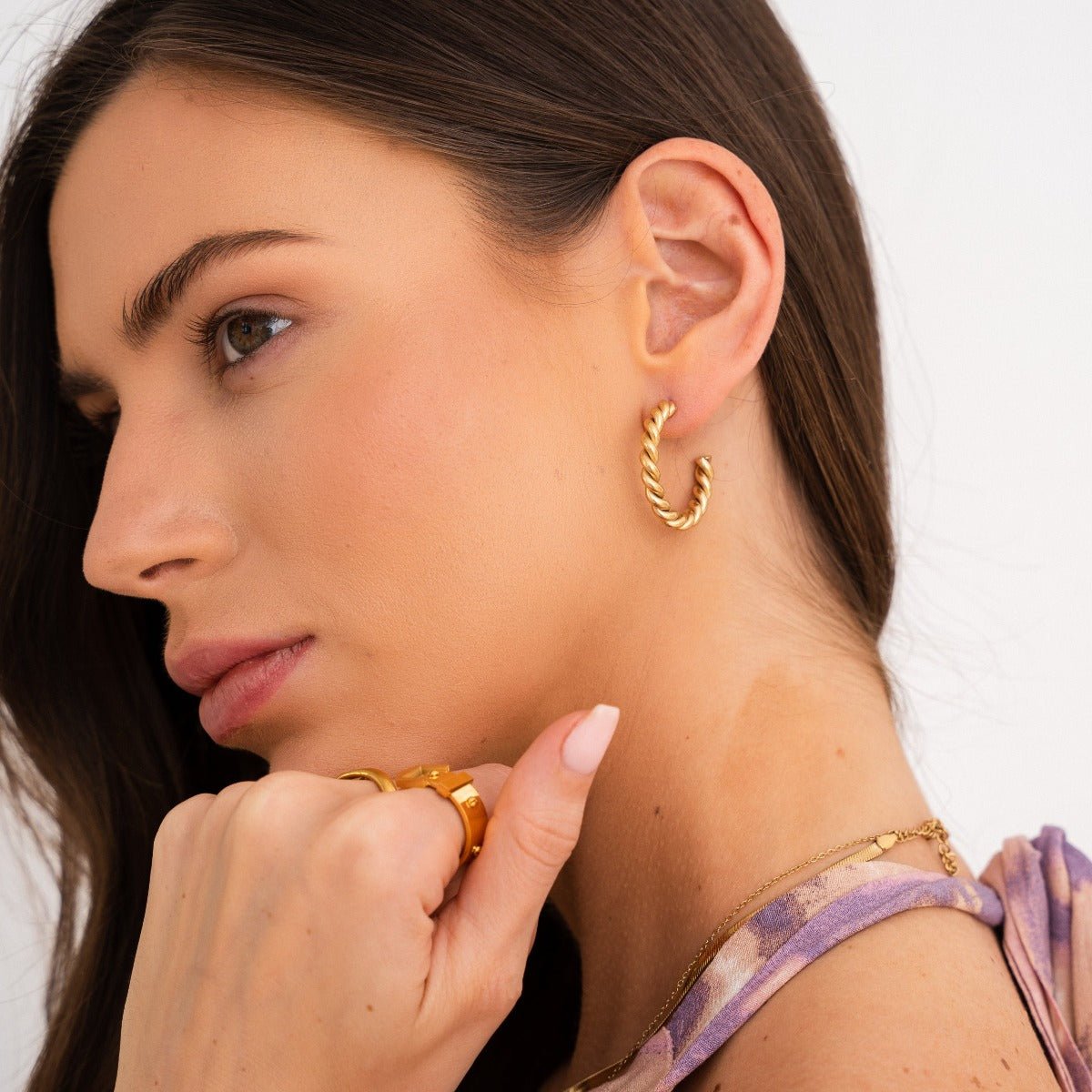 Twisted Hoop Earrings - Gold