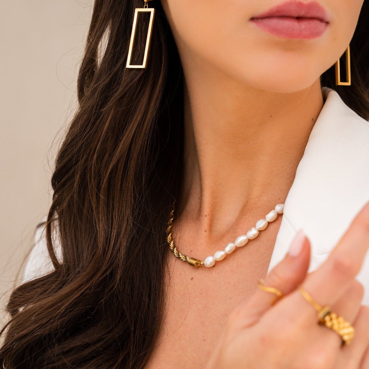 Diana Geometric Rectangular Earring - Gold