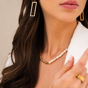 Diana Geometric Rectangular Earring - Gold