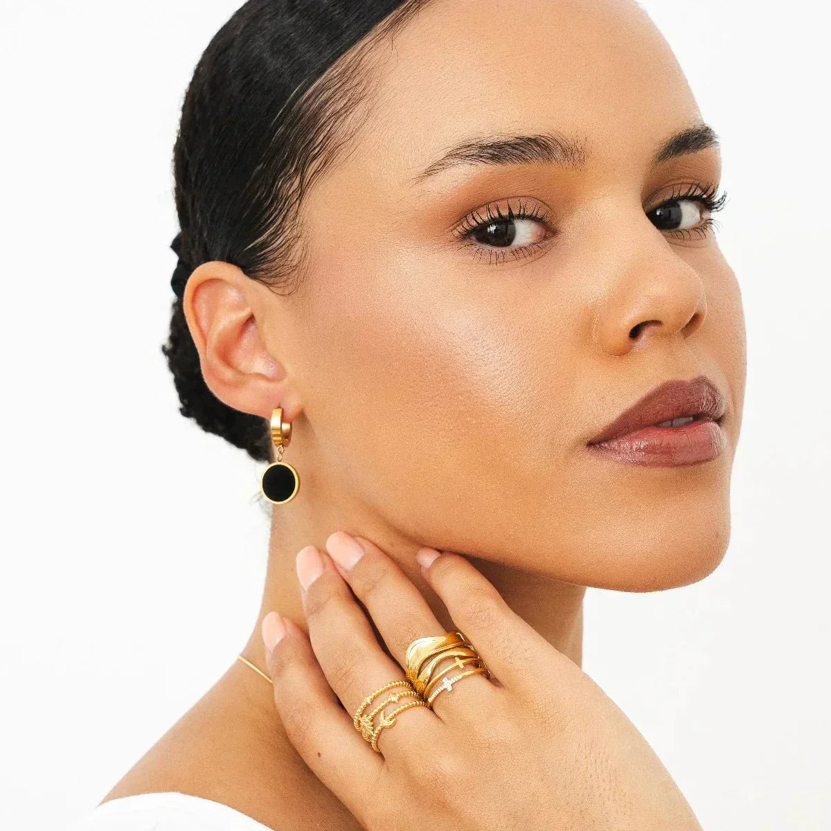 Black Pendant Earring - Gold