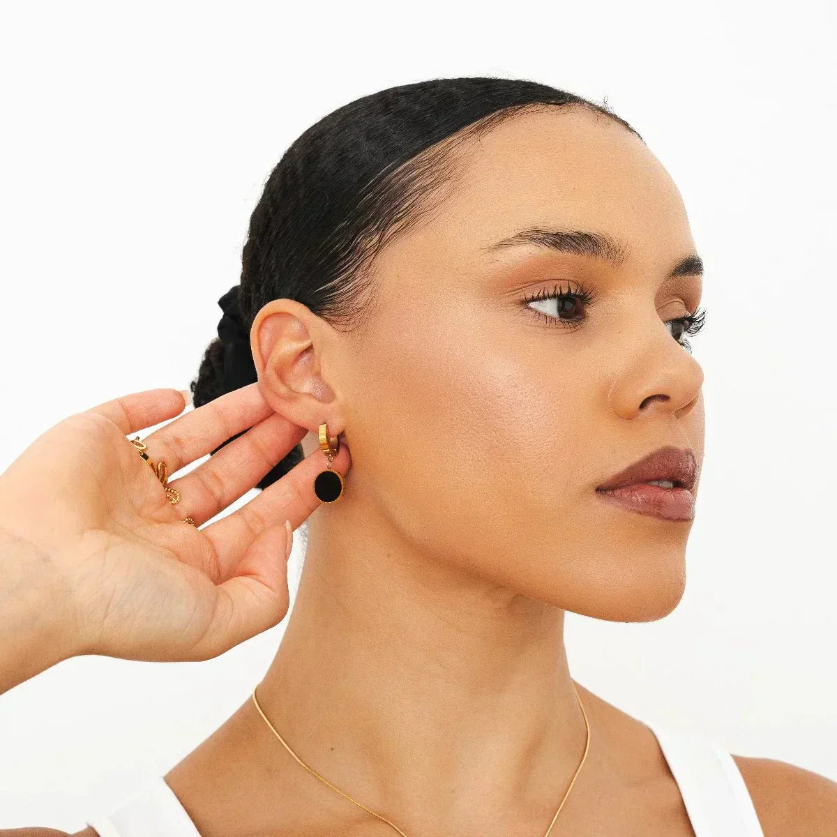 Black Pendant Earring - Gold