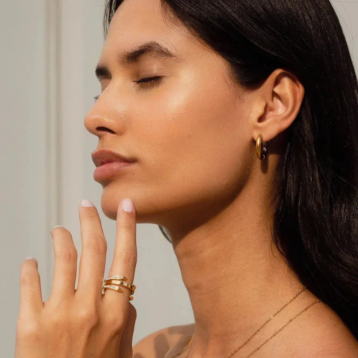 Contrasting Hoop Earrings - Gold