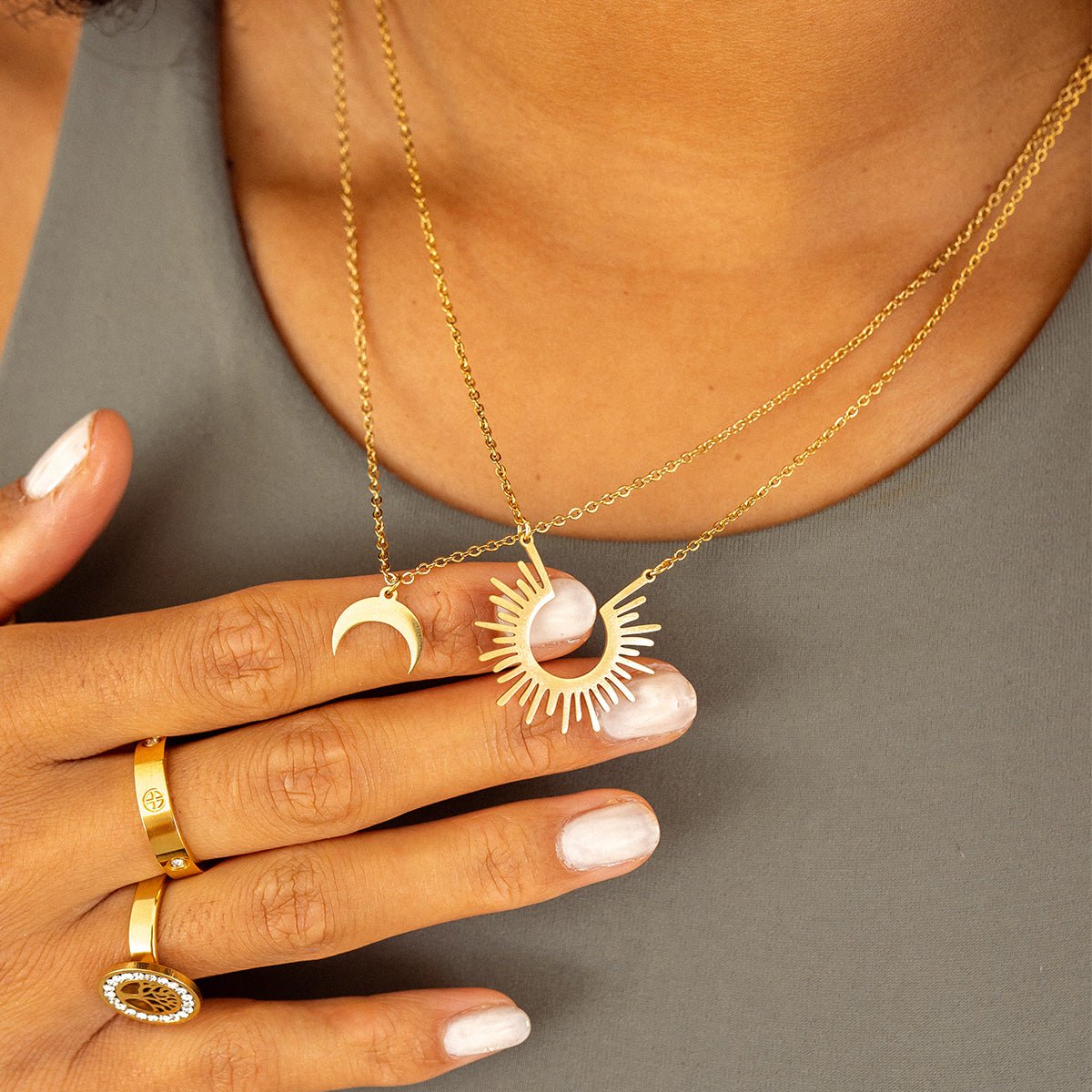 Moon Pendant Necklace - Gold