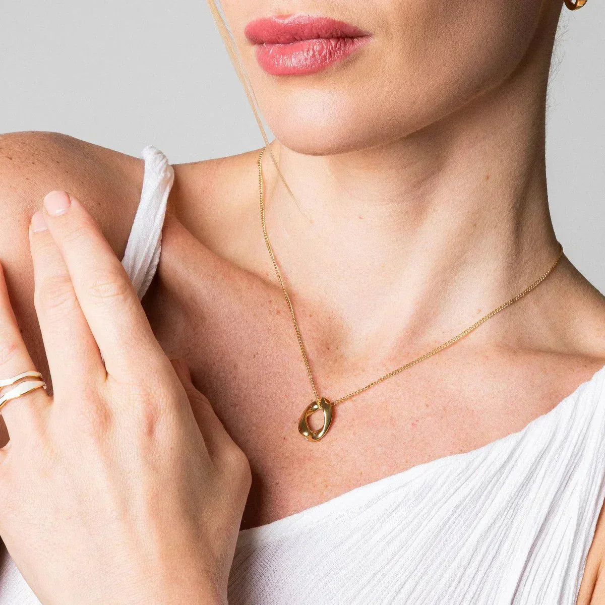 Chain Pendant Necklace - Gold