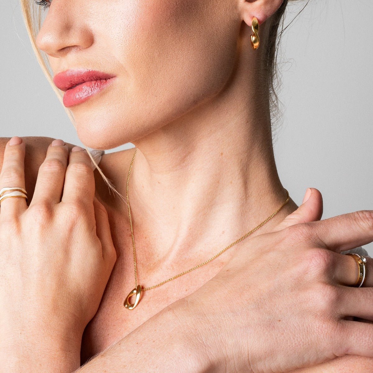 Chain Pendant Necklace - Gold