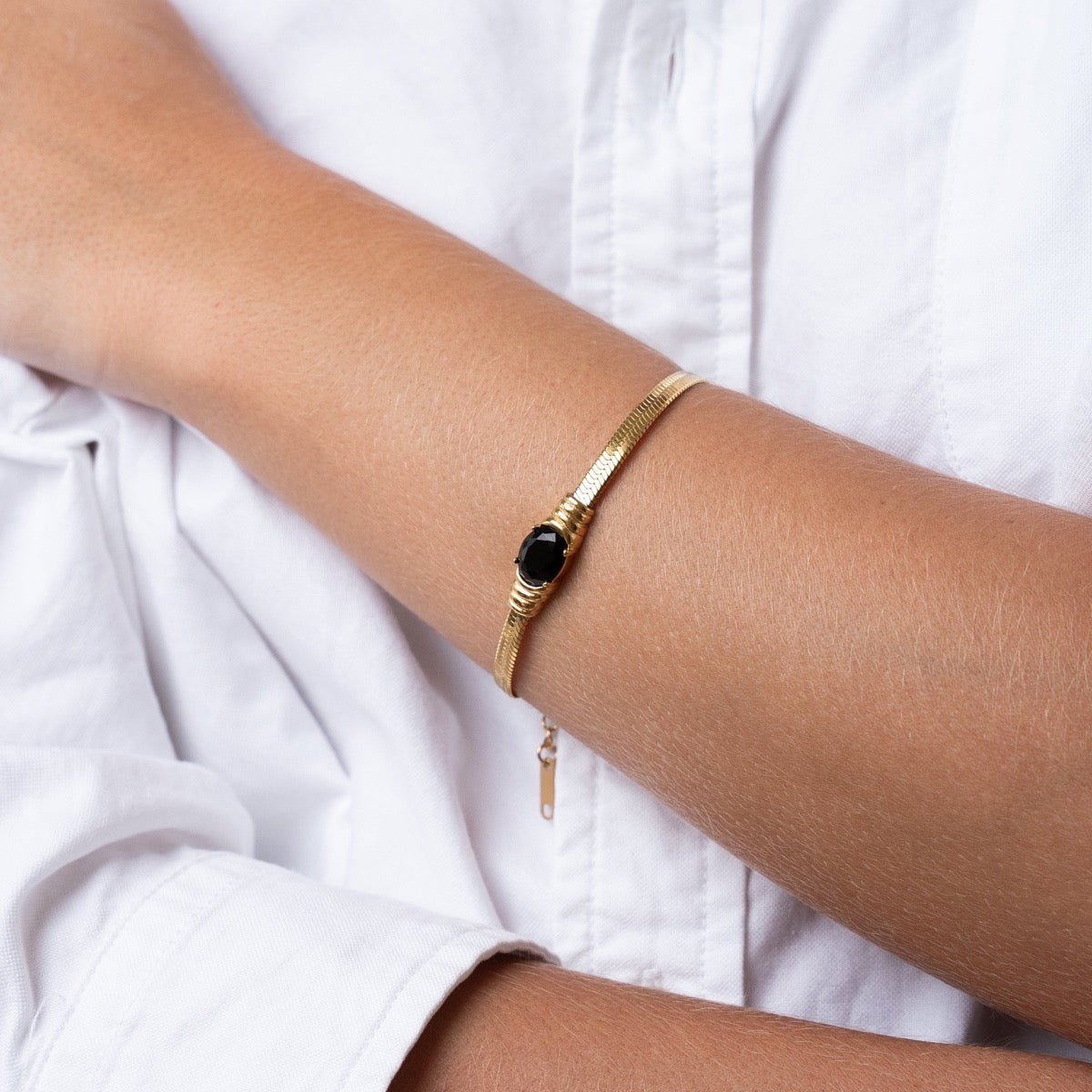 Onyx Stone Mesh Bracelet - Gold