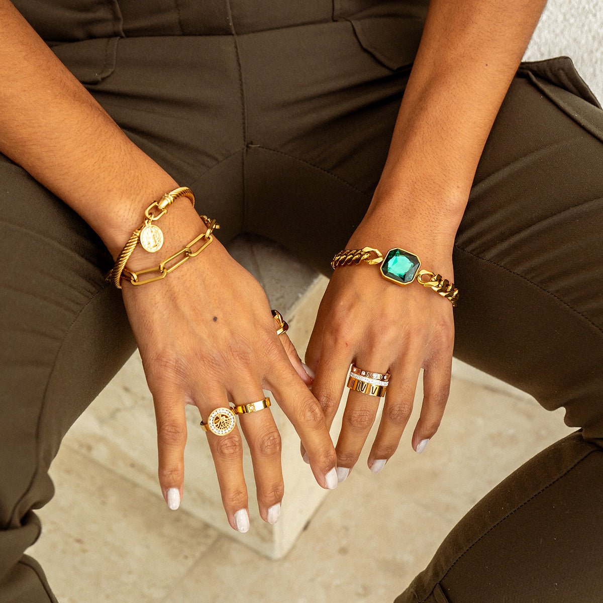 Rich Green Stone Bracelet - Gold