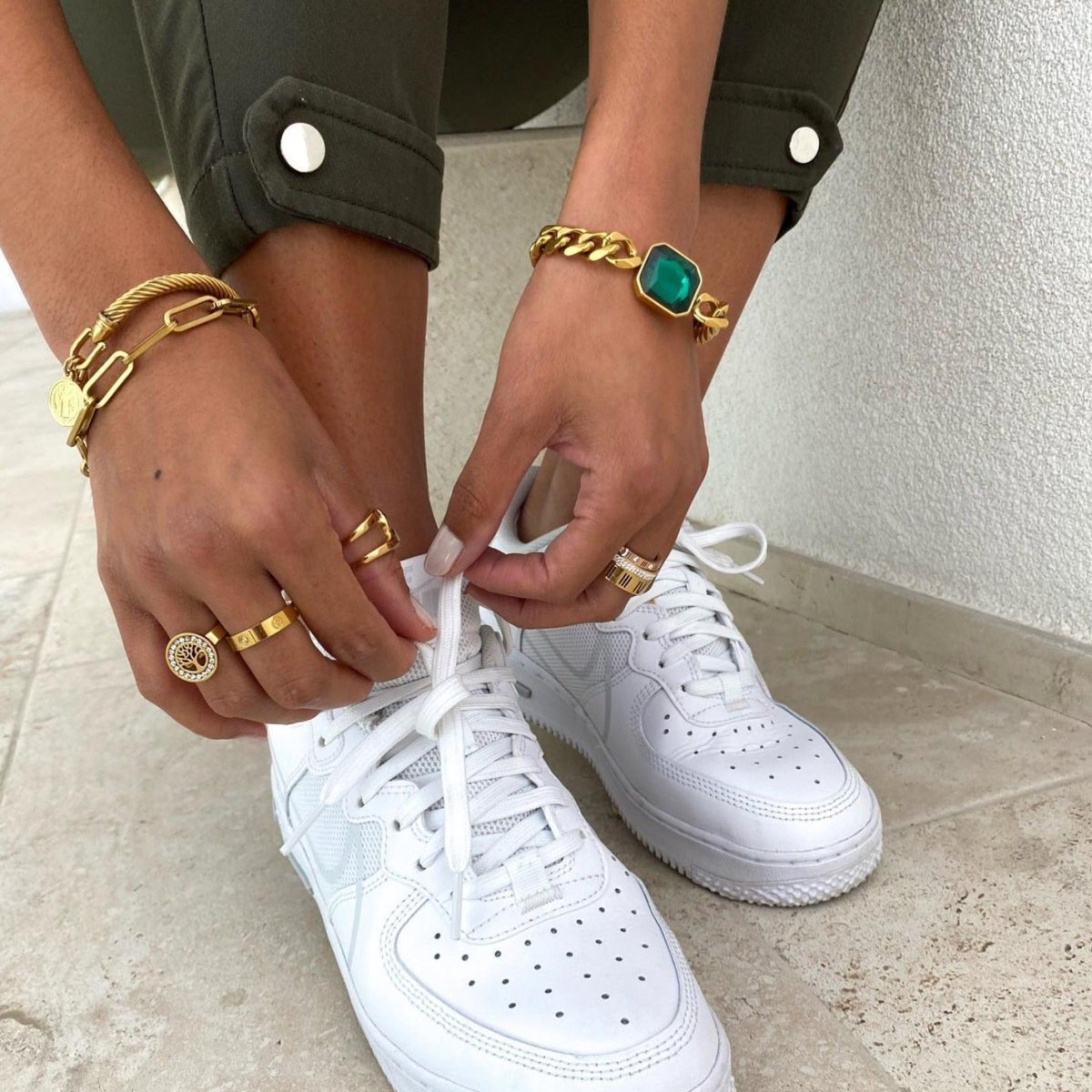 Rich Green Stone Bracelet - Gold