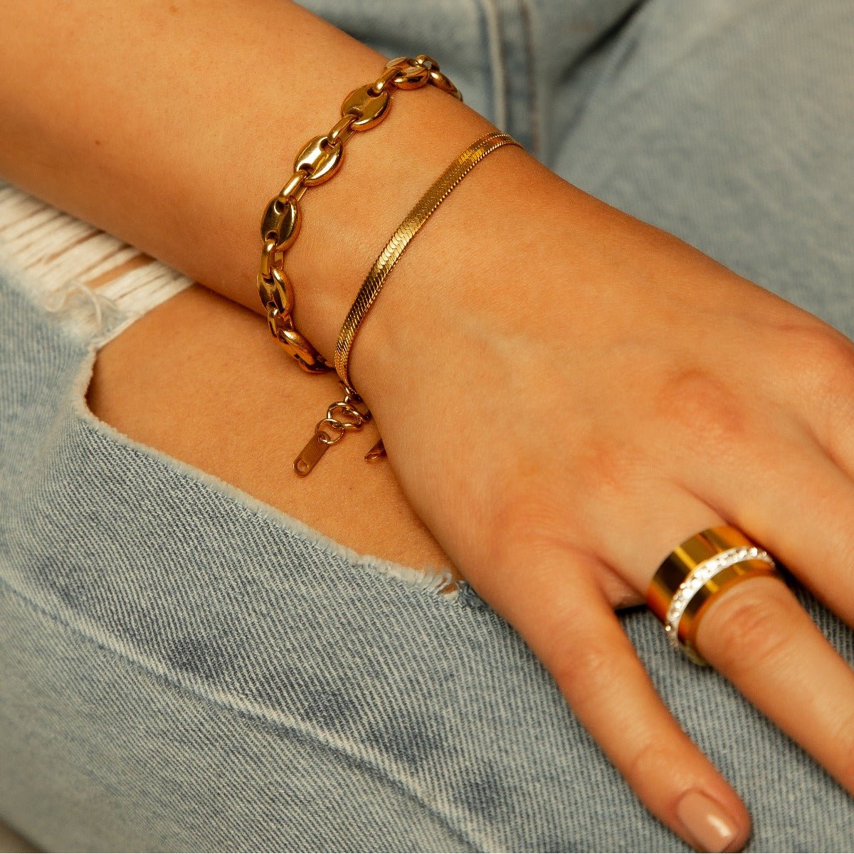 Elegant Mesh Bracelet - Gold